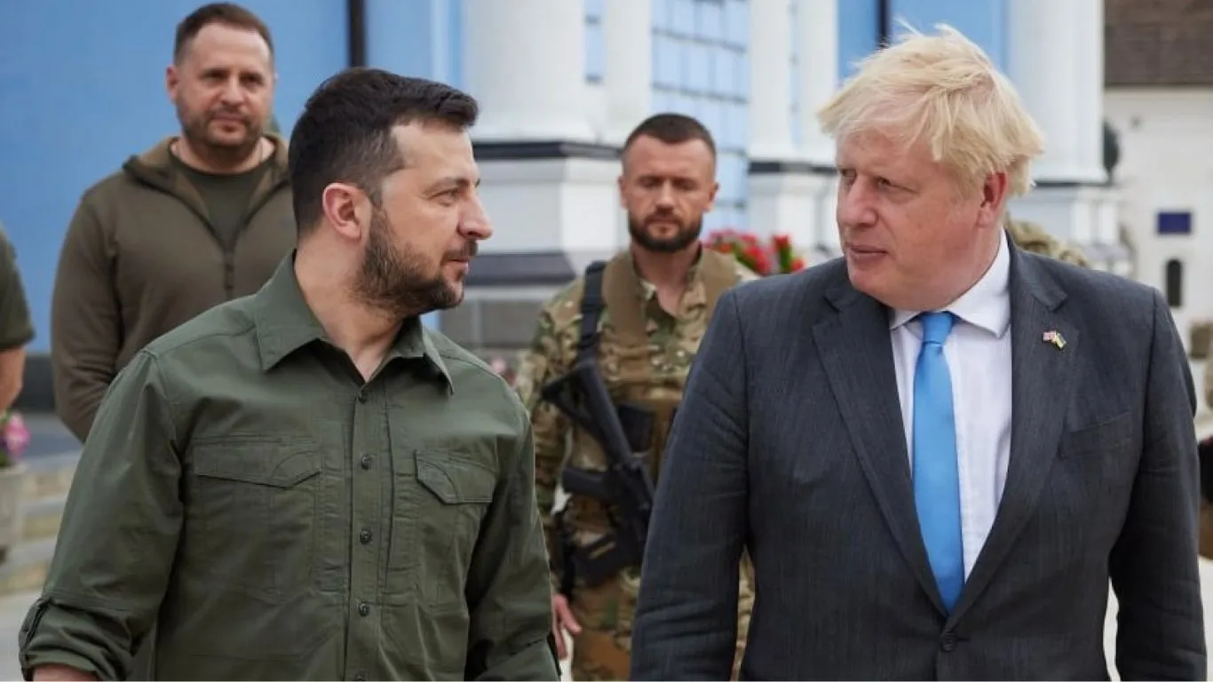 Борис Джонсон впервые после отставки планирует приехать в Украину